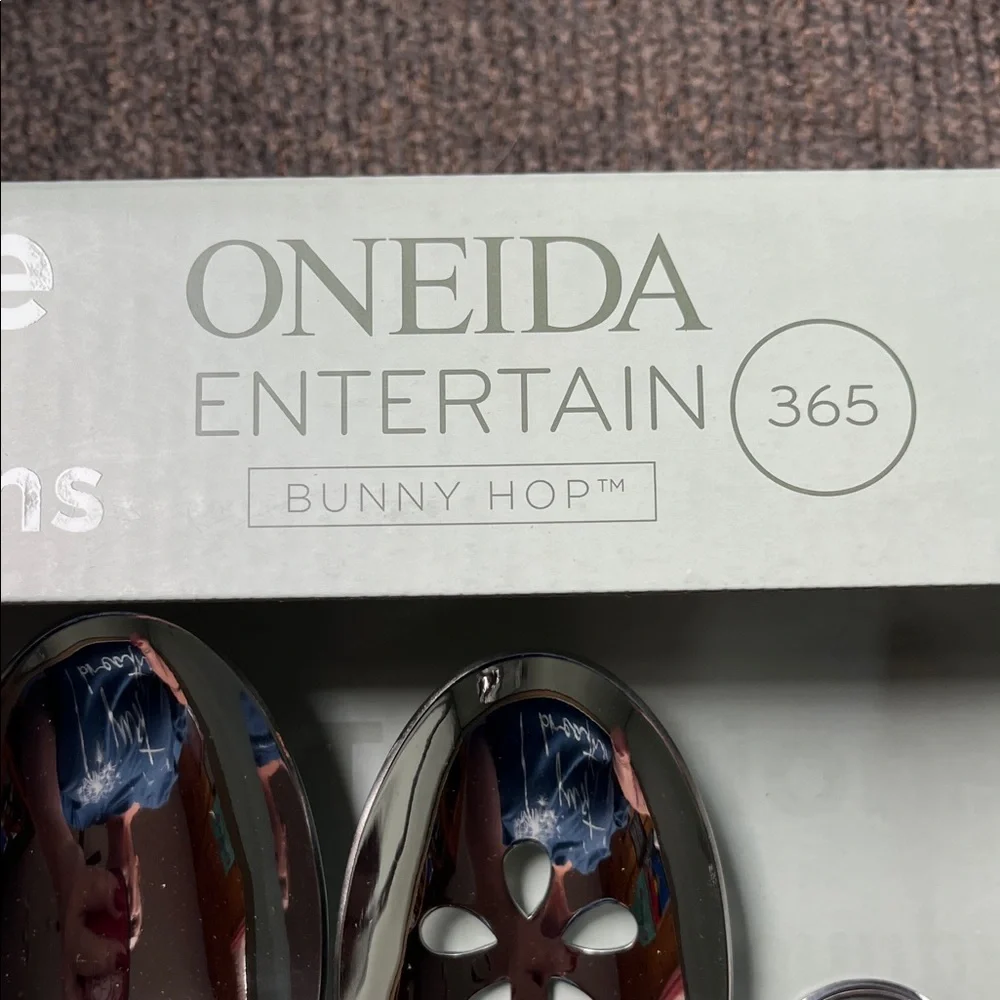 NIB Oneida Silver Bunny Hop Floral Serving Set